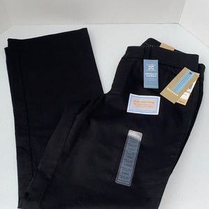 Dockers Womens Size 4 Short Slacks Pants Black